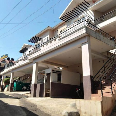 Dew Drop Inn Udagamandalam Exterior photo